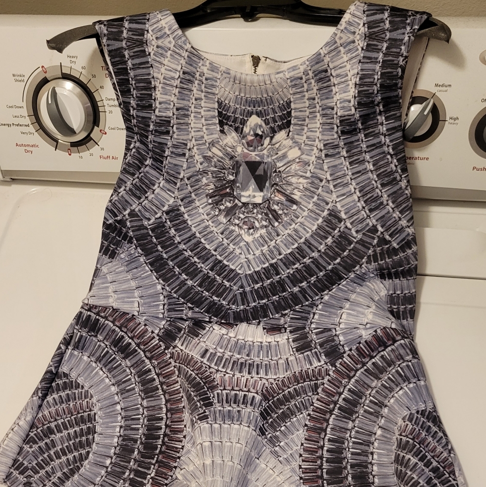 H & M sleeveless peplum top